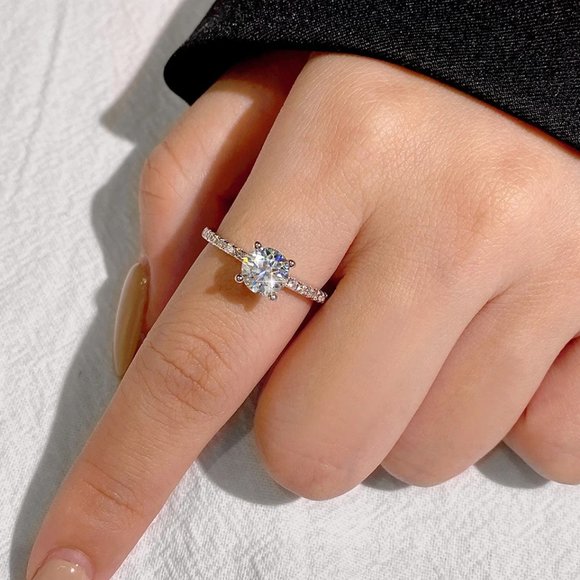 Stunning Petite GRA Certified 1.00Ctw Moissanite Diamond Ring - Picture 3 of 12